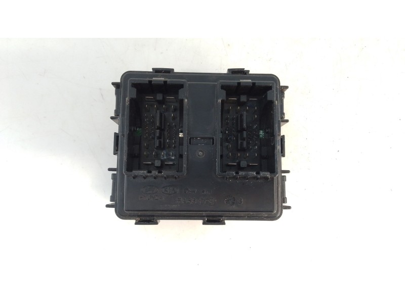 Recambio de caja reles / fusibles para hyundai tucson style 2wd referencia OEM IAM 91951D3240A  