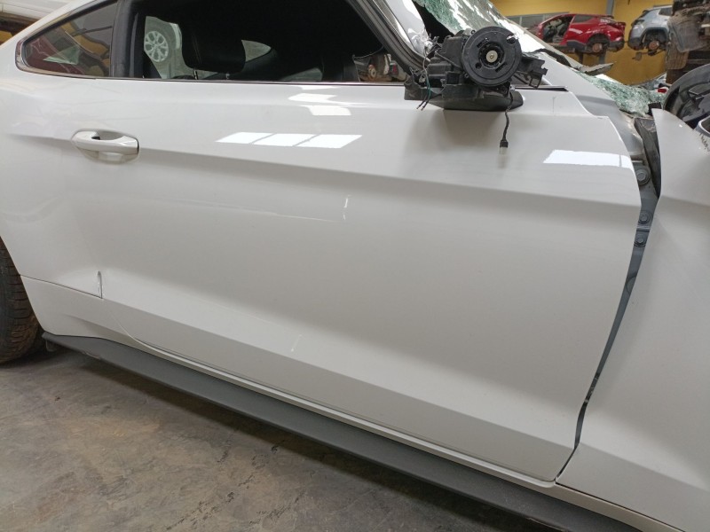 Recambio de puerta delantera derecha para ford usa mustang coupé 2.3 ecoboost referencia OEM IAM   