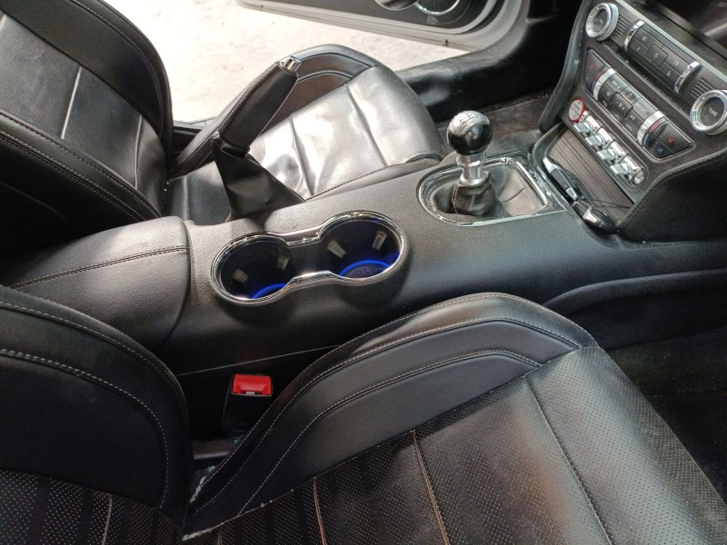 Recambio de consola central para ford usa mustang coupé 2.3 ecoboost referencia OEM IAM   