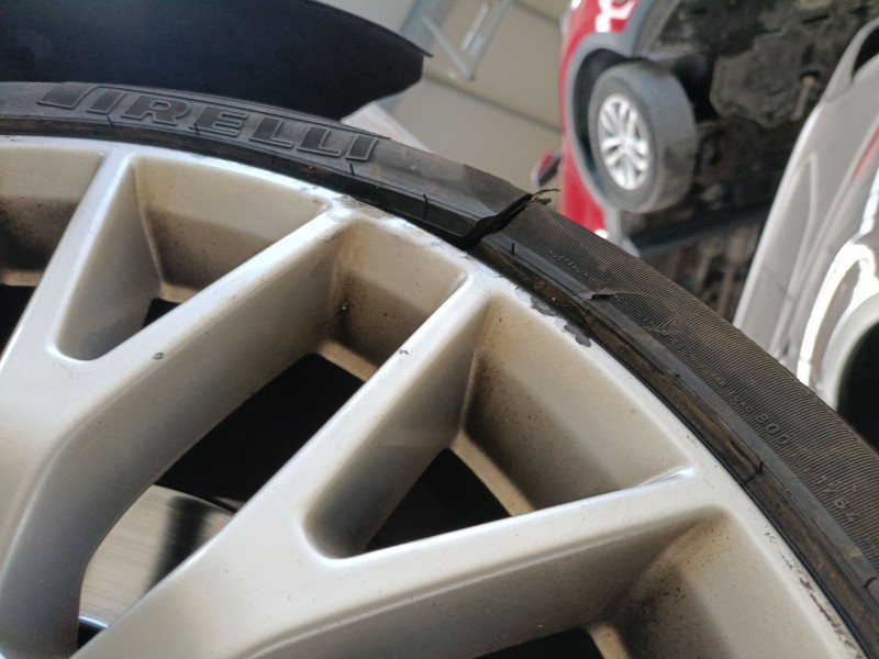 Recambio de llanta para ford usa mustang coupé 2.3 ecoboost referencia OEM IAM 255/40/19  