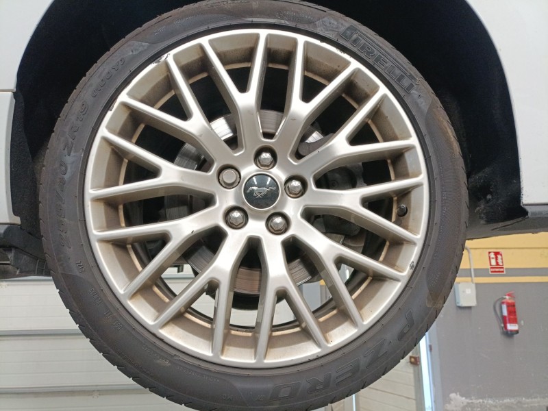 Recambio de llanta para ford usa mustang coupé 2.3 ecoboost referencia OEM IAM 255/40/19  