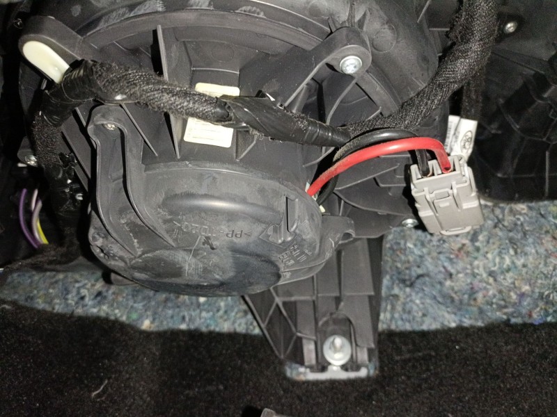 Recambio de ventilador calefaccion para ford usa mustang coupé 2.3 ecoboost referencia OEM IAM FR8B19846AD  