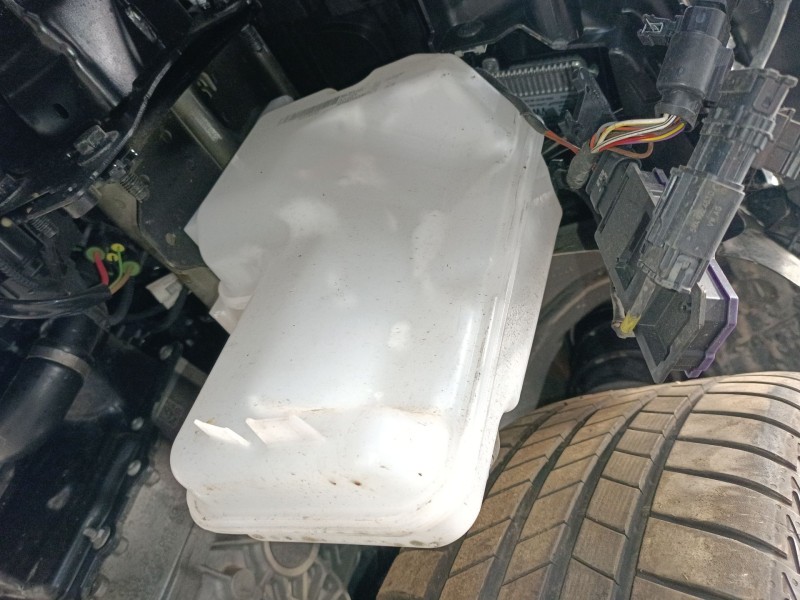 Recambio de deposito limpia para cupra leon sportstourer (kl8, ku8, kud) 1.5 etsi referencia OEM IAM 5WA955448  