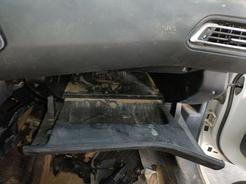 Recambio de guantera para peugeot 308 ii (lb_, lp_, lw_, lh_, l3_) 1.6 hdi referencia OEM IAM   