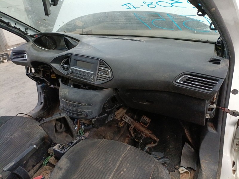 Recambio de salpicadero para peugeot 308 ii (lb_, lp_, lw_, lh_, l3_) 1.6 hdi referencia OEM IAM   
