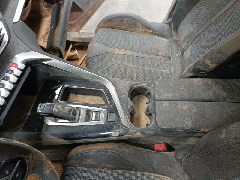 Recambio de consola central para peugeot 3008 ii suv (mc_, mr_, mj_, m4_) 1.5 bluehdi 130 referencia OEM IAM   