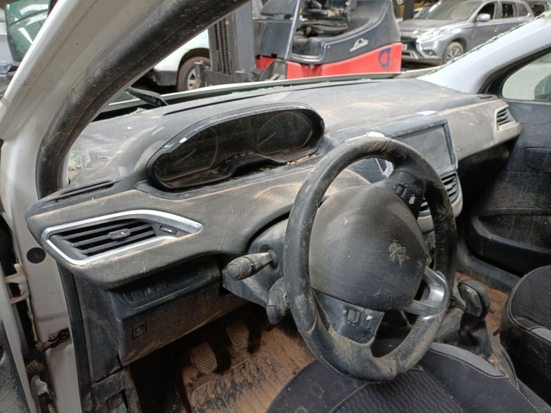 Recambio de salpicadero para peugeot 208 i (ca_, cc_) 1.6 bluehdi 100 referencia OEM IAM   