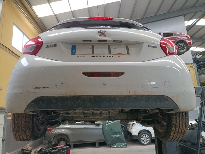 Recambio de paragolpes trasero para peugeot 208 i (ca_, cc_) 1.6 bluehdi 100 referencia OEM IAM   