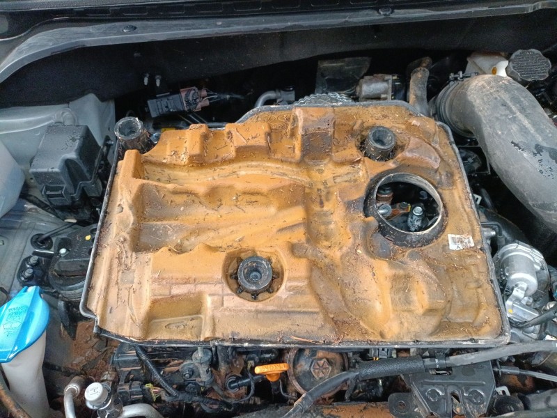 Recambio de tapa motor para kia soul ii (ps) 1.6 crdi 136 referencia OEM IAM   