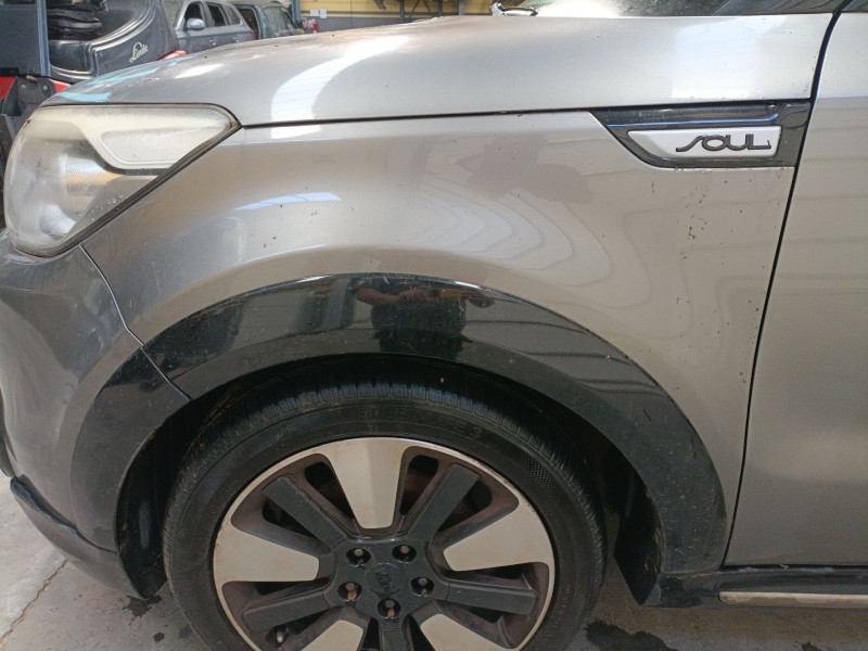 Recambio de aleta delantera izquierda para kia soul ii (ps) 1.6 crdi 136 referencia OEM IAM   