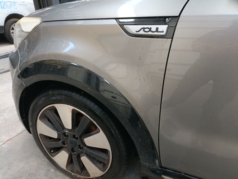 Recambio de aleta delantera izquierda para kia soul ii (ps) 1.6 crdi 136 referencia OEM IAM   