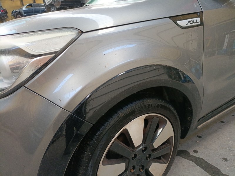 Recambio de aleta delantera izquierda para kia soul ii (ps) 1.6 crdi 136 referencia OEM IAM   