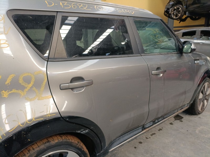 Recambio de puerta trasera derecha para kia soul ii (ps) 1.6 crdi 136 referencia OEM IAM   