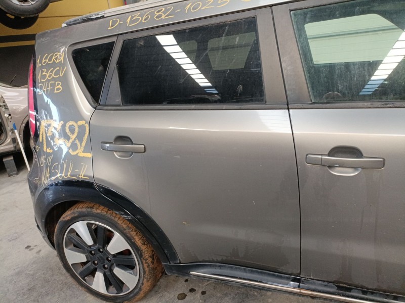 Recambio de puerta trasera derecha para kia soul ii (ps) 1.6 crdi 136 referencia OEM IAM   