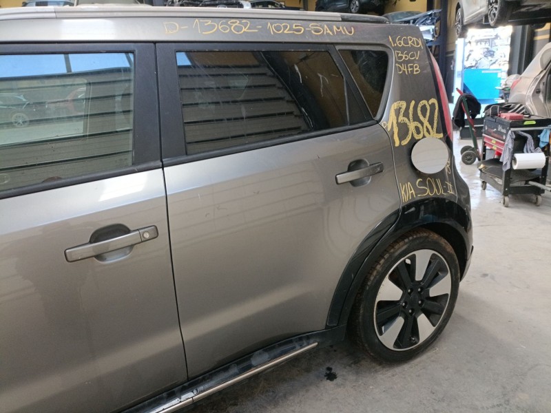 Recambio de puerta trasera izquierda para kia soul ii (ps) 1.6 crdi 136 referencia OEM IAM   