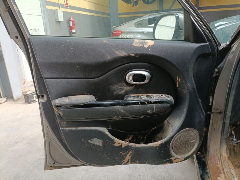 Recambio de guarnecido puerta delantera izquierda para kia soul ii (ps) 1.6 crdi 136 referencia OEM IAM   