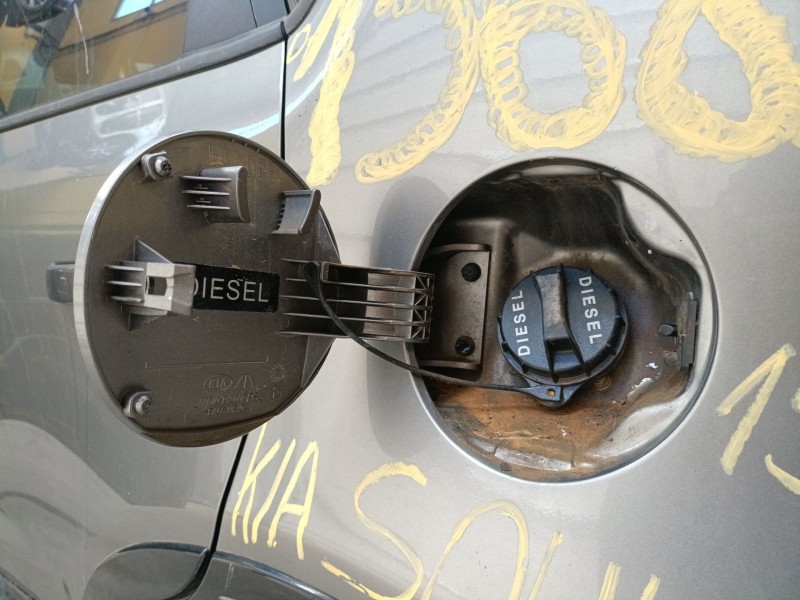 Recambio de tapa exterior combustible para kia soul ii (ps) 1.6 crdi 136 referencia OEM IAM   