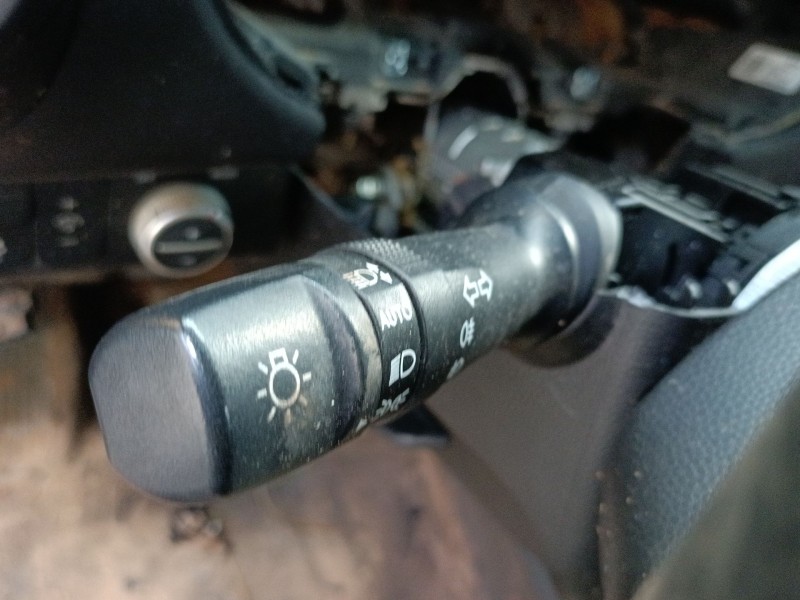 Recambio de mando intermitentes para kia soul ii (ps) 1.6 crdi 136 referencia OEM IAM   