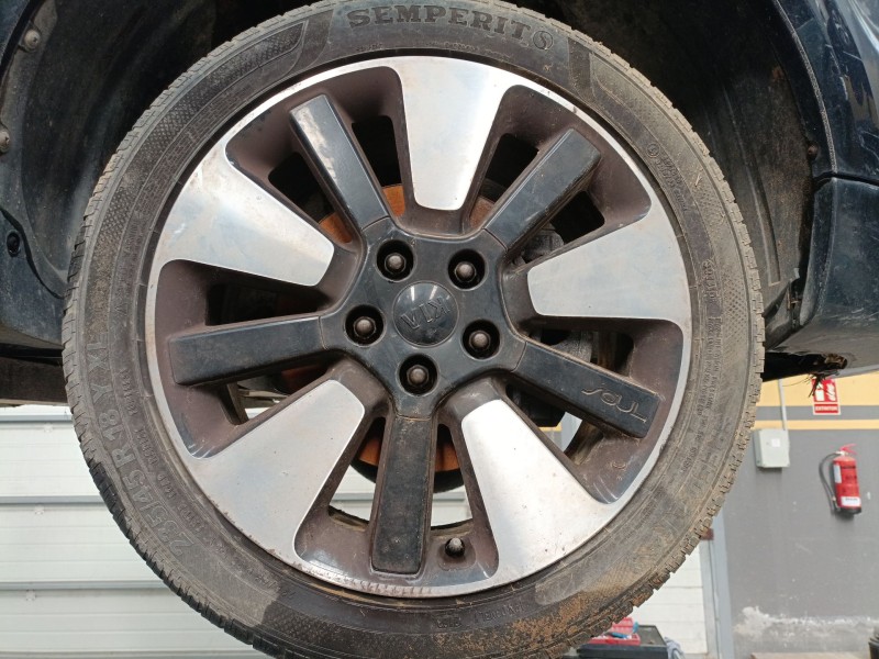 Recambio de llanta para kia soul ii (ps) 1.6 crdi 136 referencia OEM IAM 235/45/18  