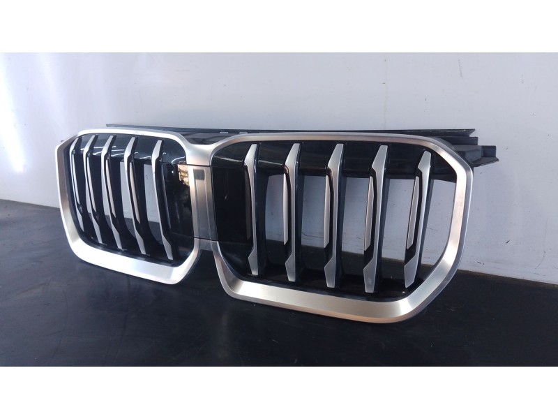 Recambio de rejilla delantera para bmw x1 (u11) sdrive 20 i mild-hybrid referencia OEM IAM   