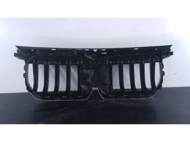 Recambio de rejilla delantera para bmw x1 (u11) sdrive 20 i mild-hybrid referencia OEM IAM   