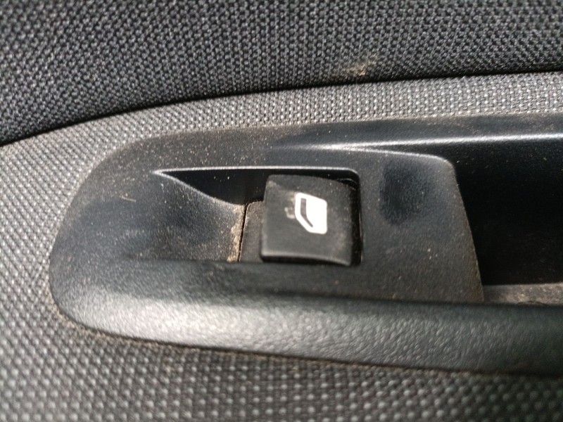 Recambio de mando elevalunas trasero derecho para peugeot 308 ii (lb_, lp_, lw_, lh_, l3_) 1.2 thp 130 referencia OEM IAM   