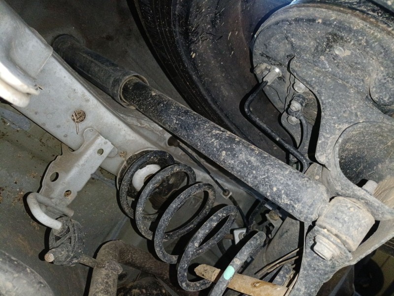 Recambio de amortiguador trasero derecho para toyota aygo (_b4_) 1.0 (kgb40) referencia OEM IAM   