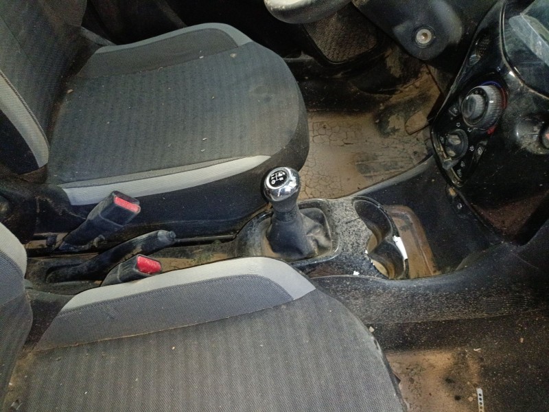 Recambio de consola central para toyota aygo (_b4_) 1.0 (kgb40) referencia OEM IAM   