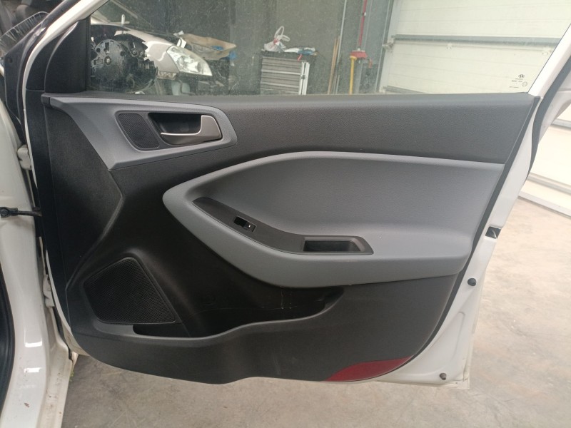 Recambio de guarnecido puerta delantera derecha para hyundai i20 ii (gb, ib) 1.4 crdi referencia OEM IAM   
