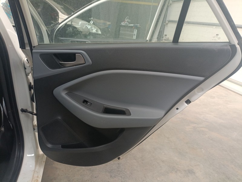 Recambio de guarnecido puerta trasera derecha para hyundai i20 ii (gb, ib) 1.4 crdi referencia OEM IAM   