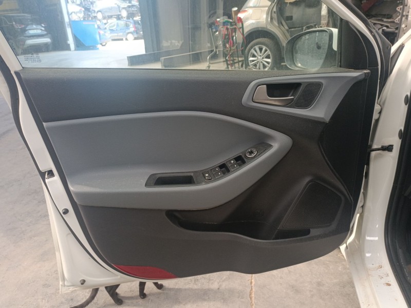 Recambio de guarnecido puerta delantera izquierda para hyundai i20 ii (gb, ib) 1.4 crdi referencia OEM IAM   