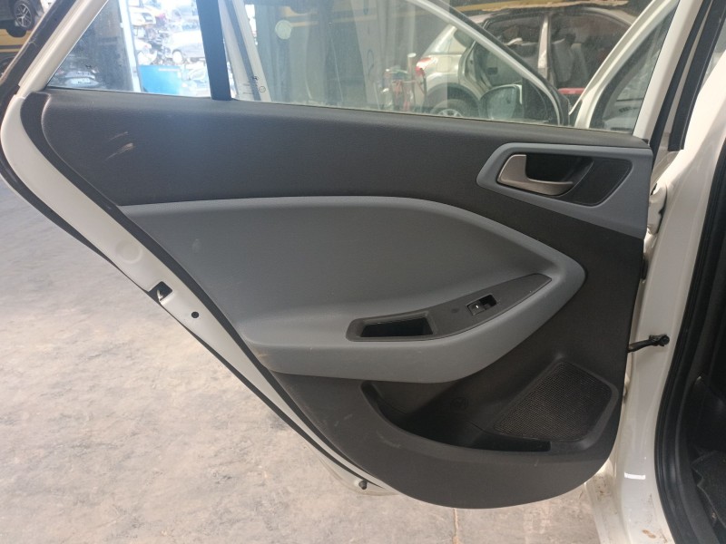 Recambio de guarnecido puerta trasera izquierda para hyundai i20 ii (gb, ib) 1.4 crdi referencia OEM IAM   