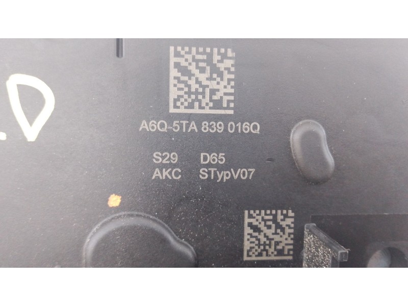 Recambio de cerradura puerta trasera derecha para skoda karoq 2.0 tdi nu7 referencia OEM IAM   