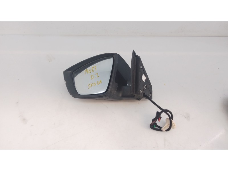 Recambio de retrovisor izquierdo electrico para skoda karoq 2.0 tdi nu7 referencia OEM IAM   