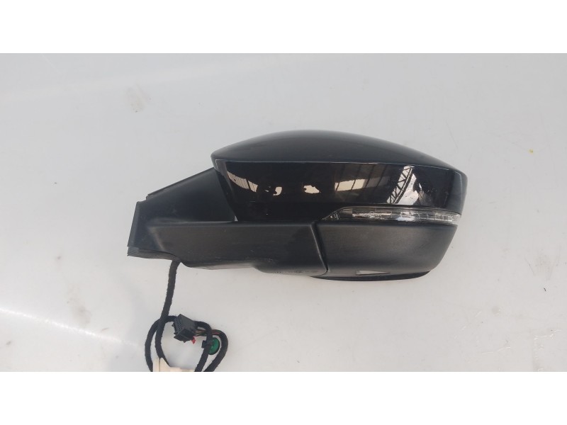 Recambio de retrovisor izquierdo electrico para skoda karoq 2.0 tdi nu7 referencia OEM IAM   