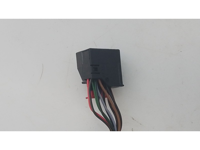 Recambio de retrovisor izquierdo electrico para skoda karoq 2.0 tdi nu7 referencia OEM IAM   