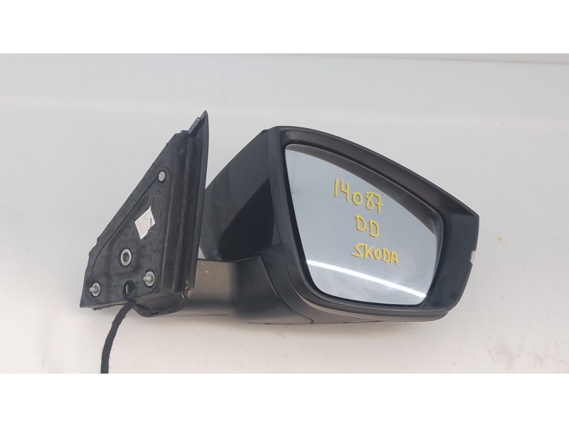 Recambio de retrovisor derecho electrico para skoda karoq 2.0 tdi nu7 referencia OEM IAM   