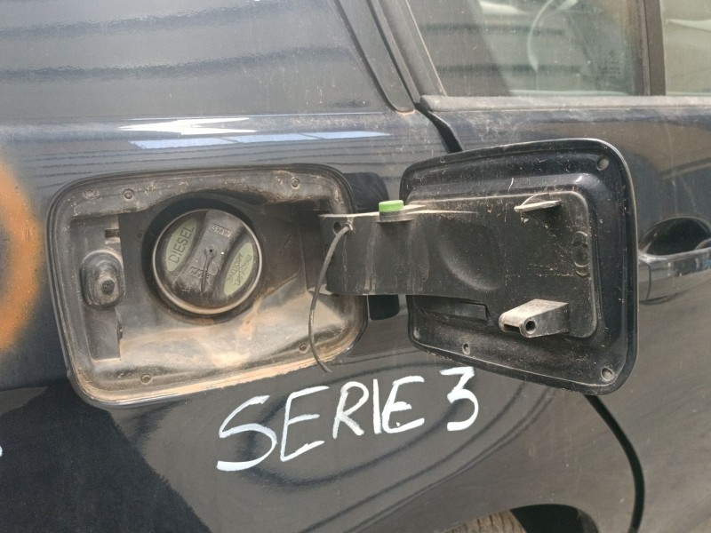 Recambio de tapa exterior combustible para bmw 3 (e90) 320 d referencia OEM IAM   