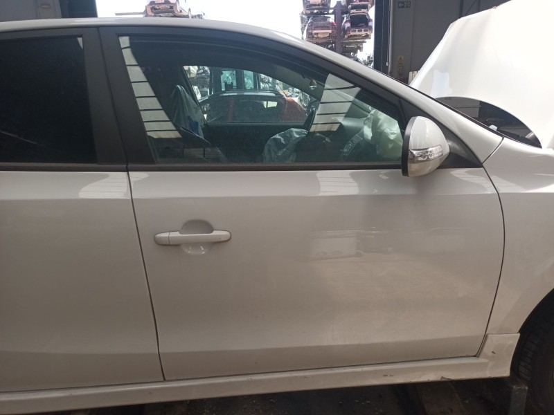 Recambio de puerta delantera derecha para hyundai i30 (fd) 1.6 crdi referencia OEM IAM   