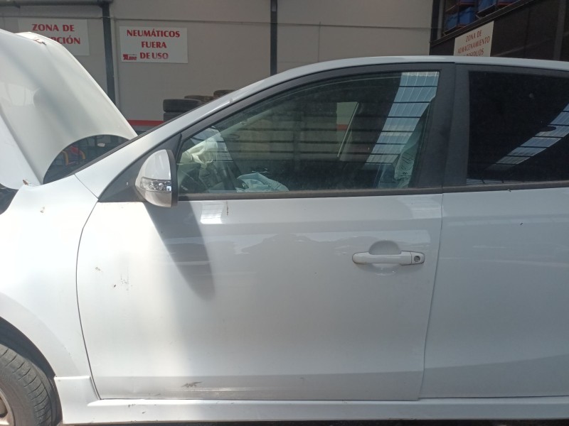Recambio de puerta delantera izquierda para hyundai i30 (fd) 1.6 crdi referencia OEM IAM   