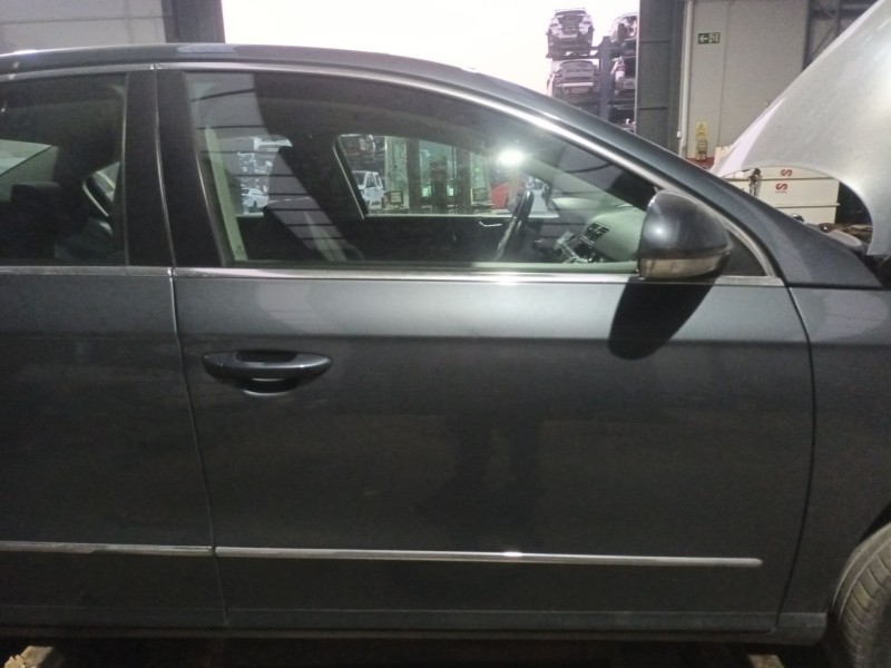 Recambio de puerta delantera derecha para volkswagen passat b6 (3c2) 2.0 tdi referencia OEM IAM   