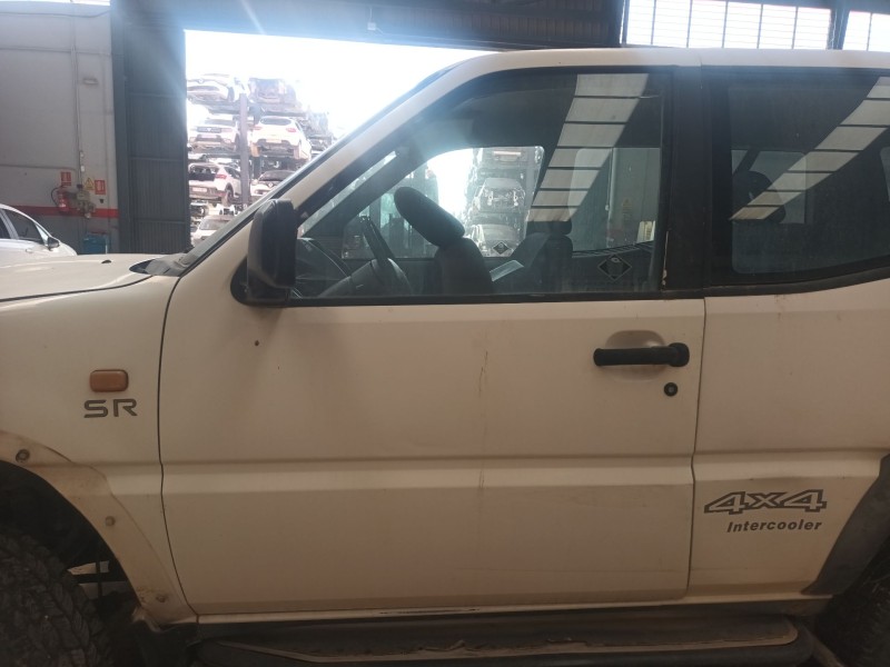 Recambio de puerta delantera izquierda para nissan terrano ii (r20) 2.7 tdi 4wd referencia OEM IAM   