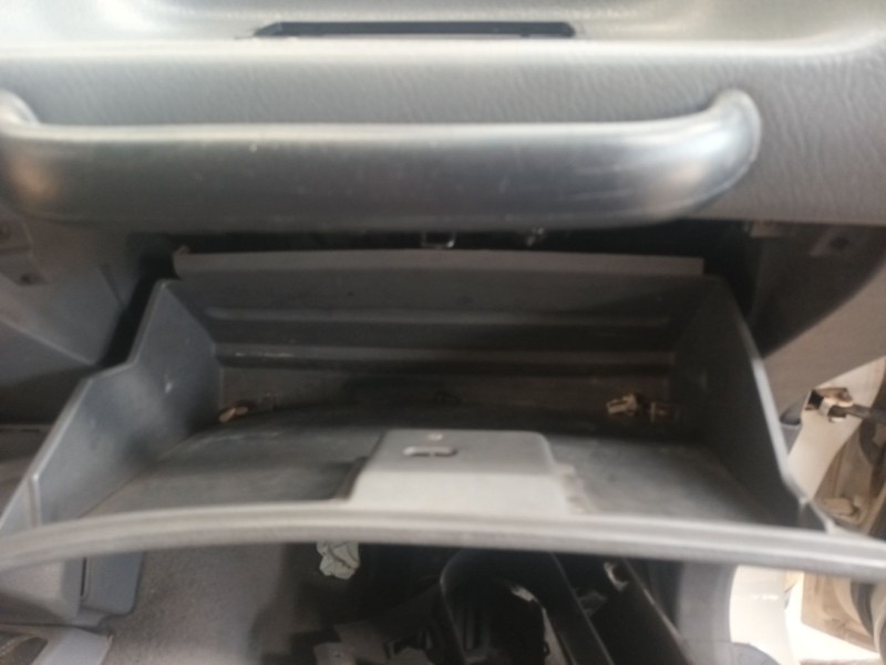 Recambio de guantera para nissan terrano ii (r20) 2.7 tdi 4wd referencia OEM IAM   