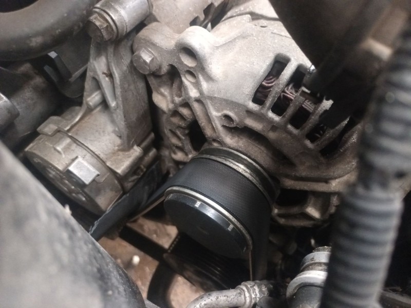 Recambio de alternador para seat leon (1p1) 1.9 tdi referencia OEM IAM   