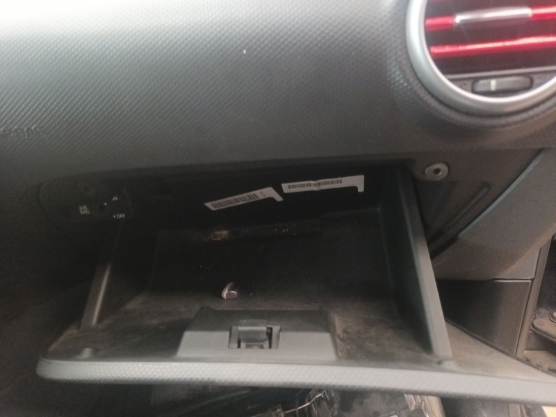 Recambio de guantera para seat leon (1p1) 1.9 tdi referencia OEM IAM   