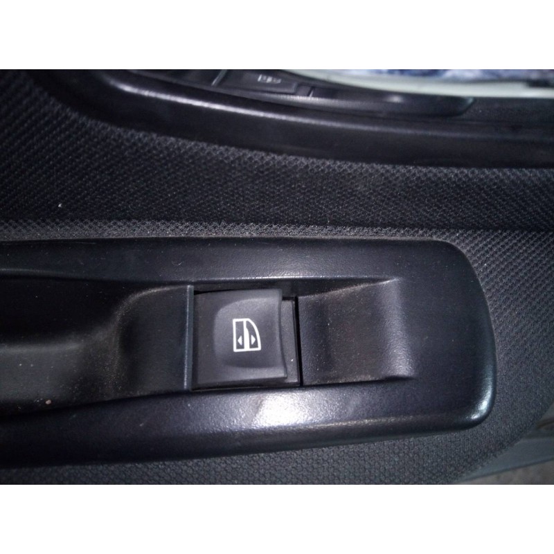 Recambio de mando elevalunas trasero izquierdo para renault megane iii berlina 5 p limited referencia OEM IAM   