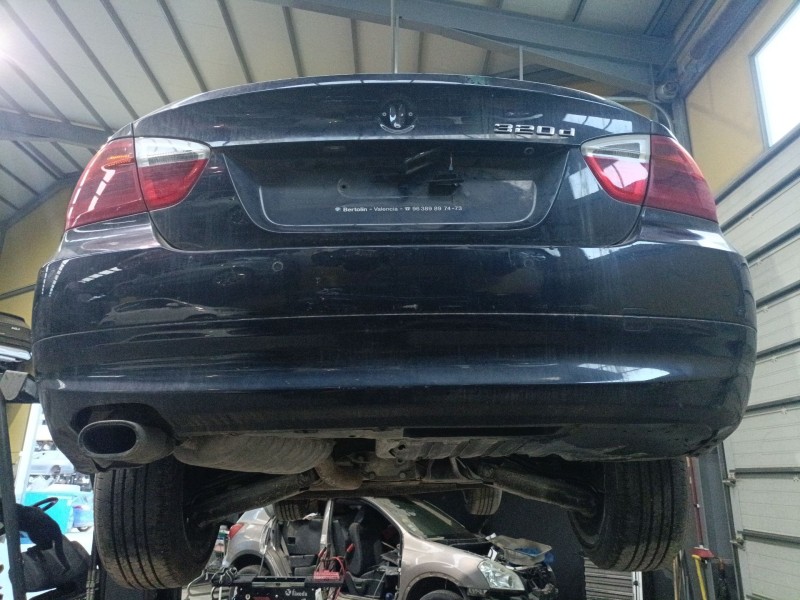 Recambio de paragolpes trasero para bmw 3 (e90) 320 d referencia OEM IAM   
