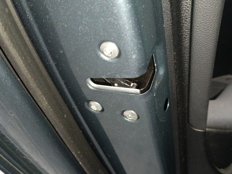 Recambio de cerradura puerta trasera izquierda para kia ceed (cd) 1.0 t-gdi referencia OEM IAM   