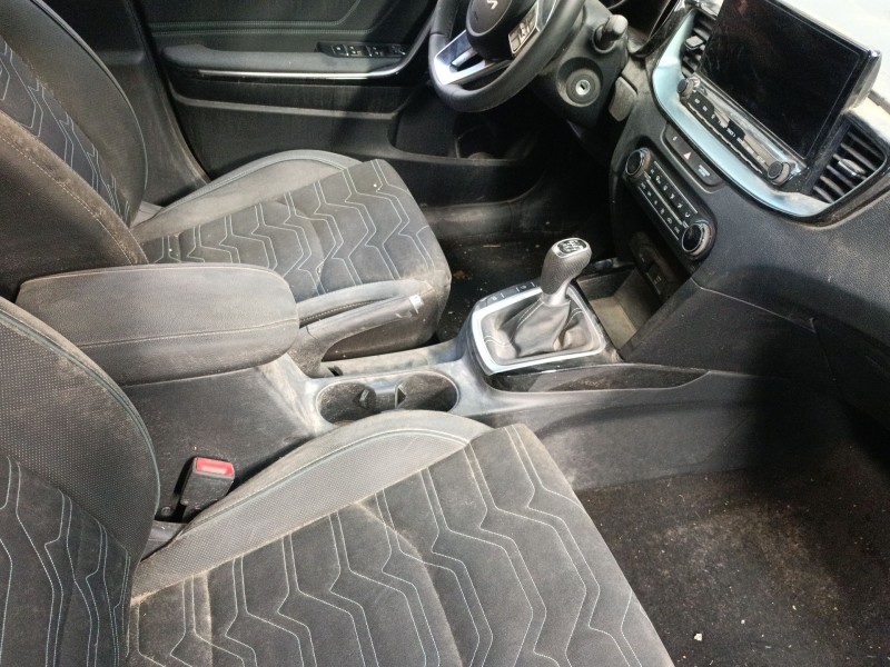 Recambio de consola central para kia ceed (cd) 1.0 t-gdi referencia OEM IAM   