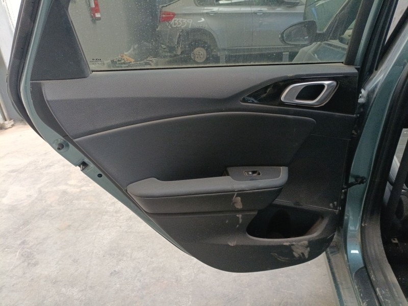 Recambio de guarnecido puerta trasera izquierda para kia ceed (cd) 1.0 t-gdi referencia OEM IAM   